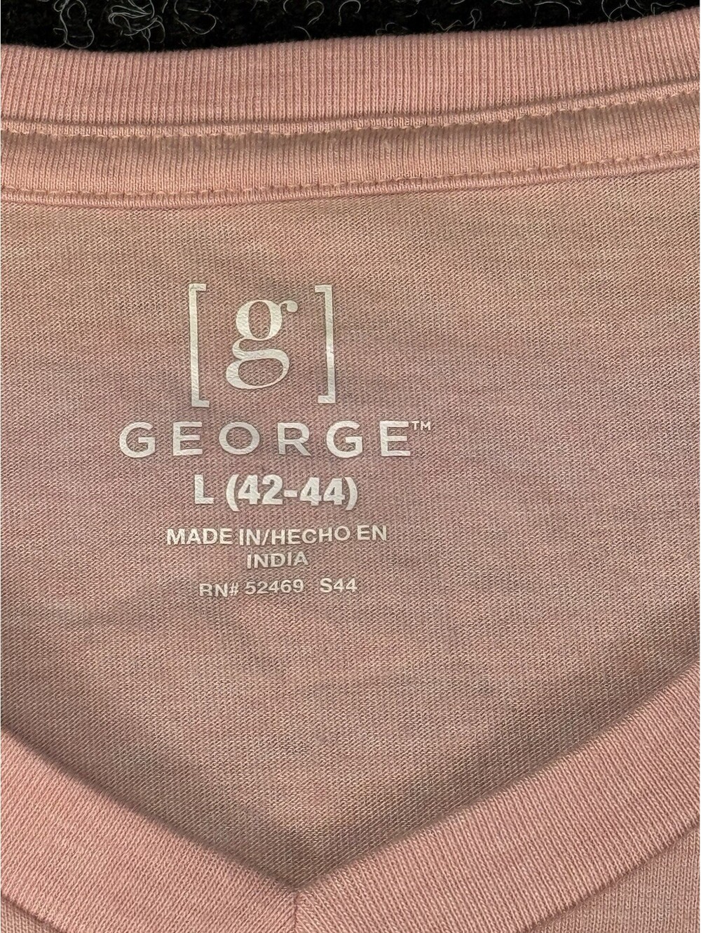 George Pink Solid V-Neck Short Sleeve T-Shirt Men's Size L (42-44) - Picture 2 of 3
